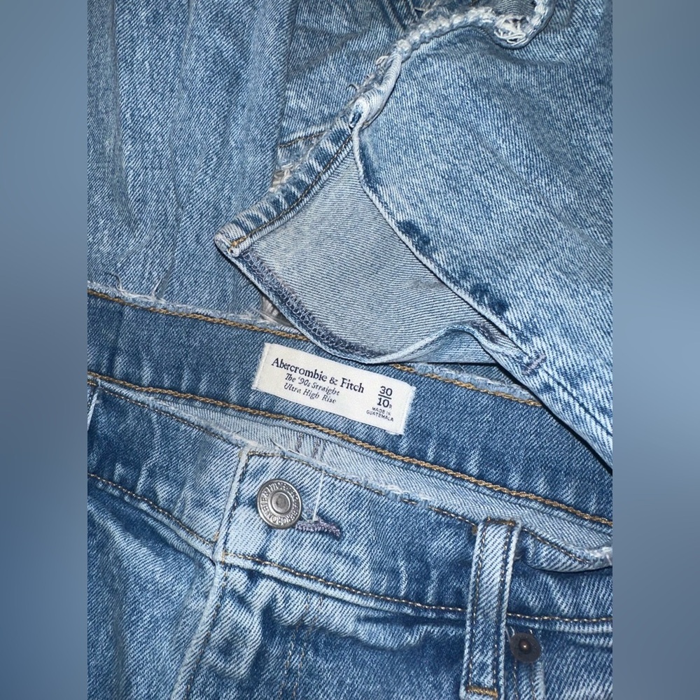 Abercrombie & Fitch Washed Blue Straight Leg Jeans - Picture 6 of 6